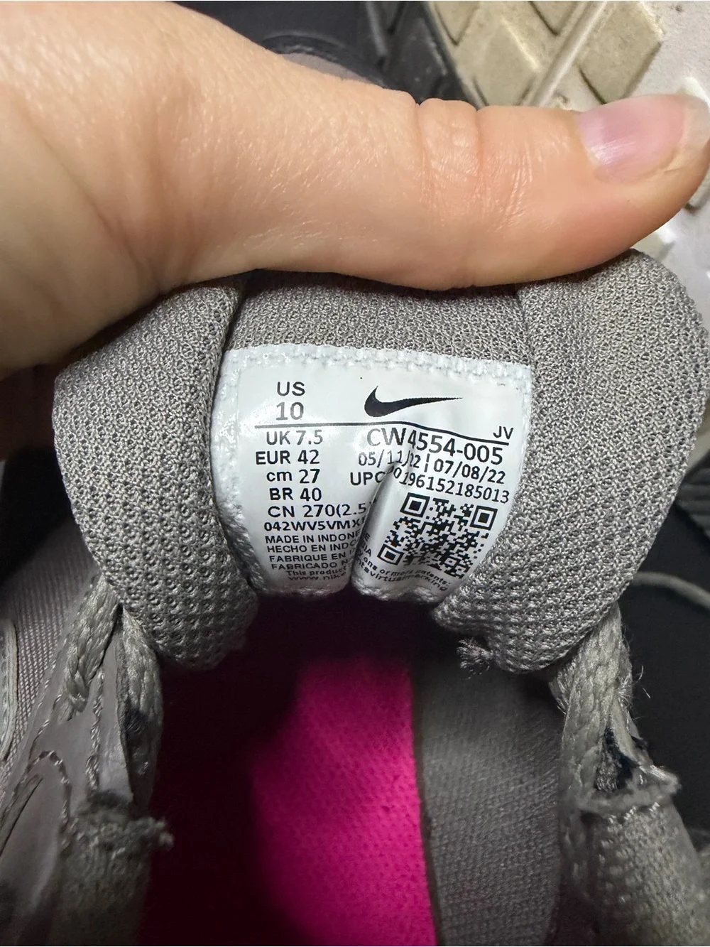 Nike Air Max SC Grey and Pink Sneakers